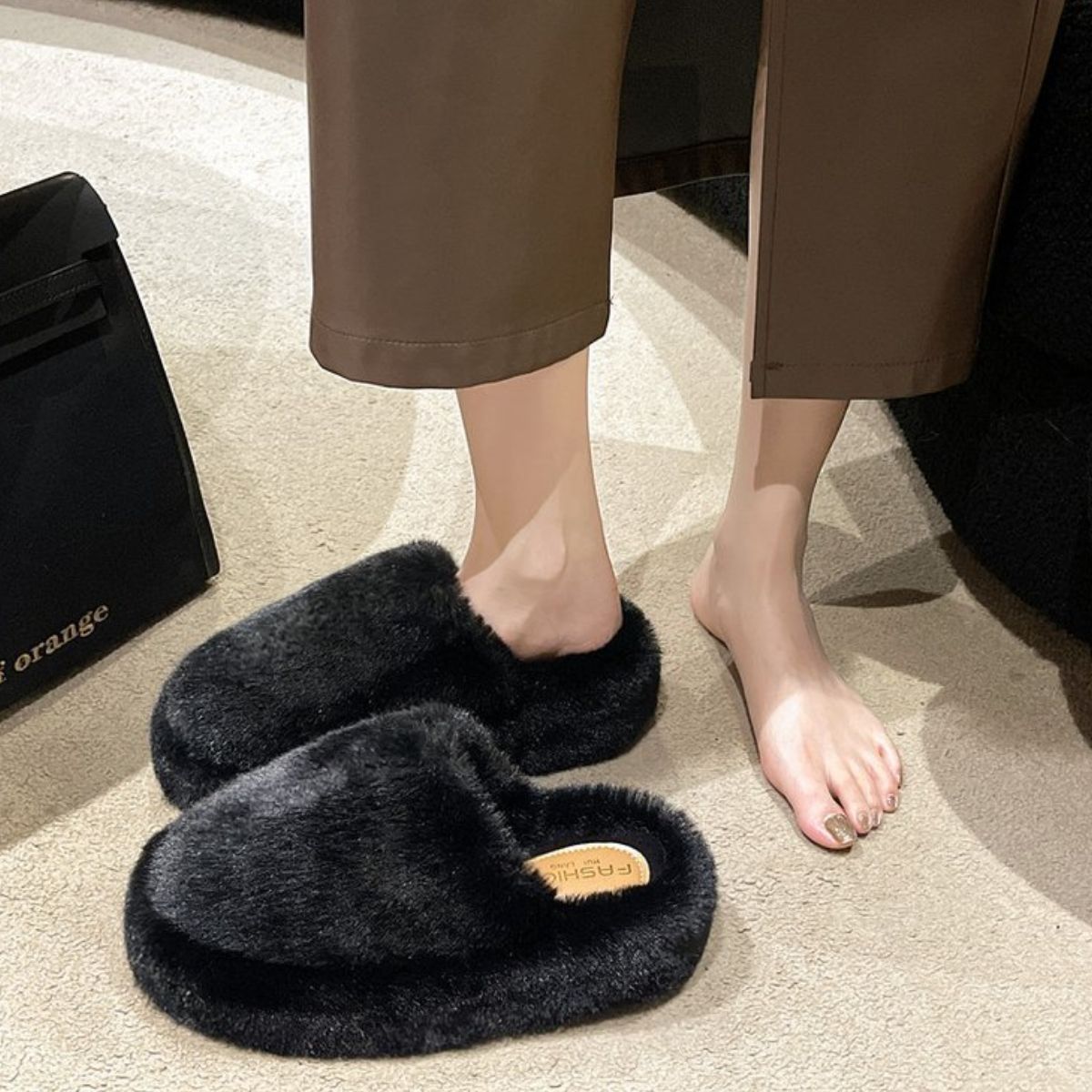 Fuzzy Round Toe Faux Fur Slippers