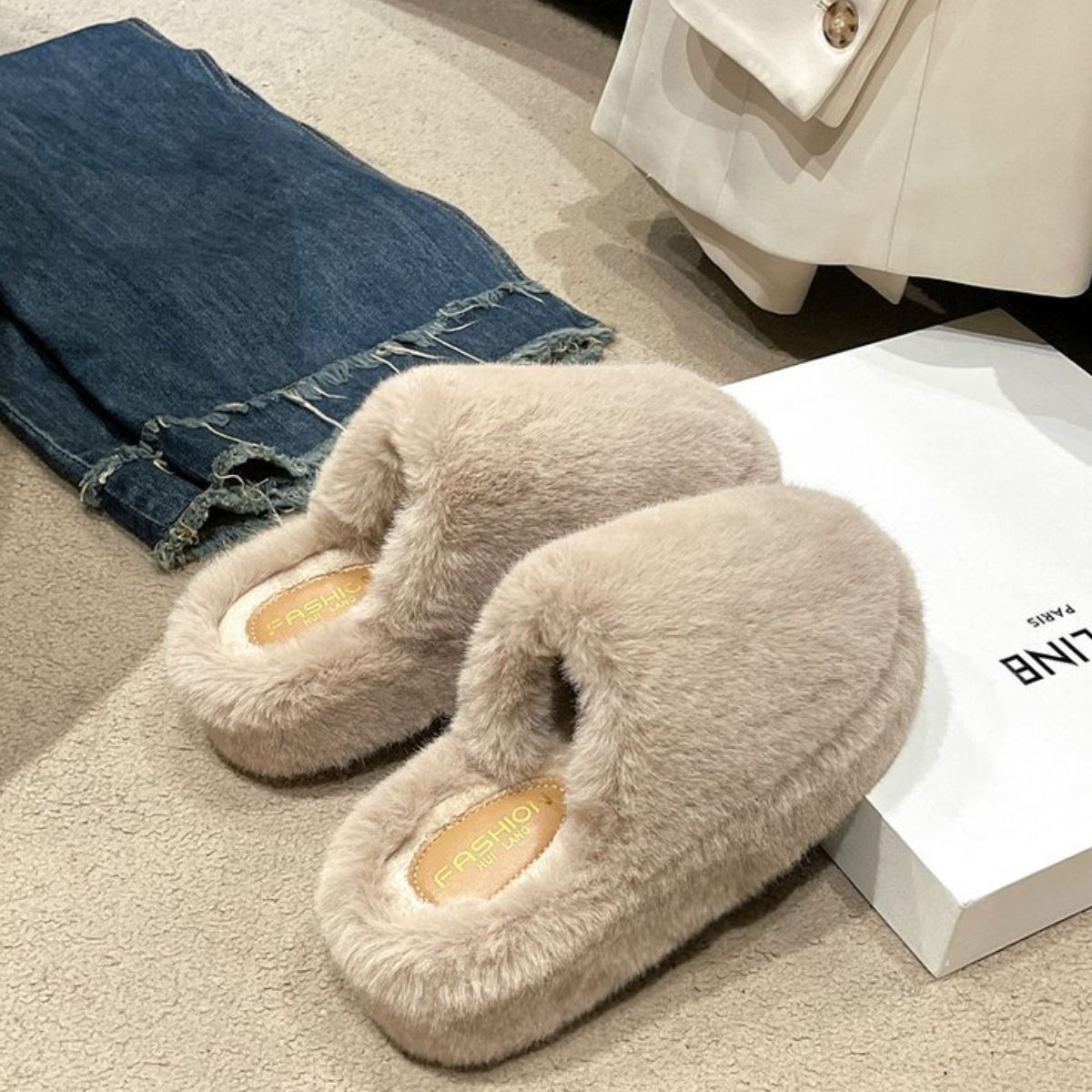 Fuzzy Round Toe Faux Fur Slippers