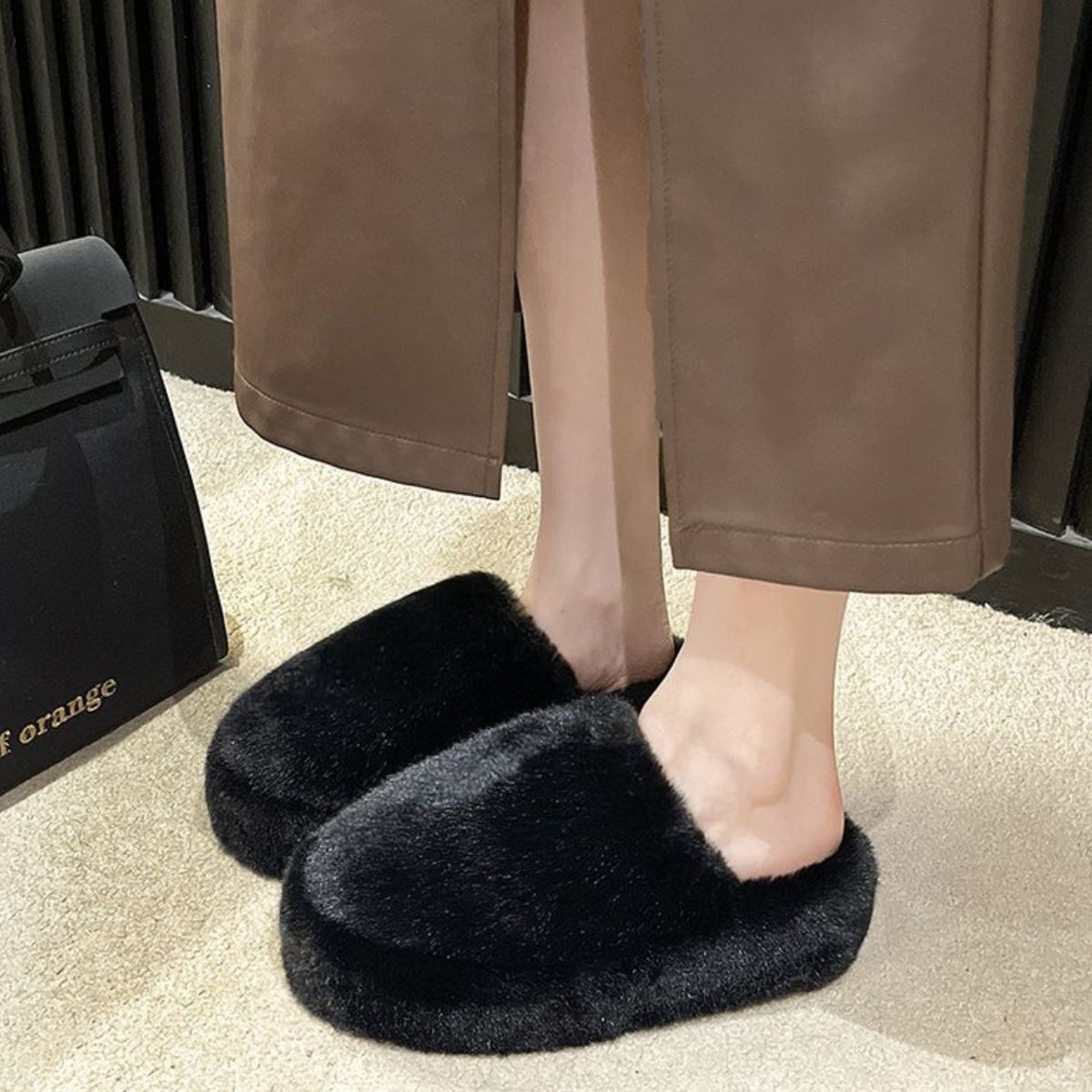 Fuzzy Round Toe Faux Fur Slippers