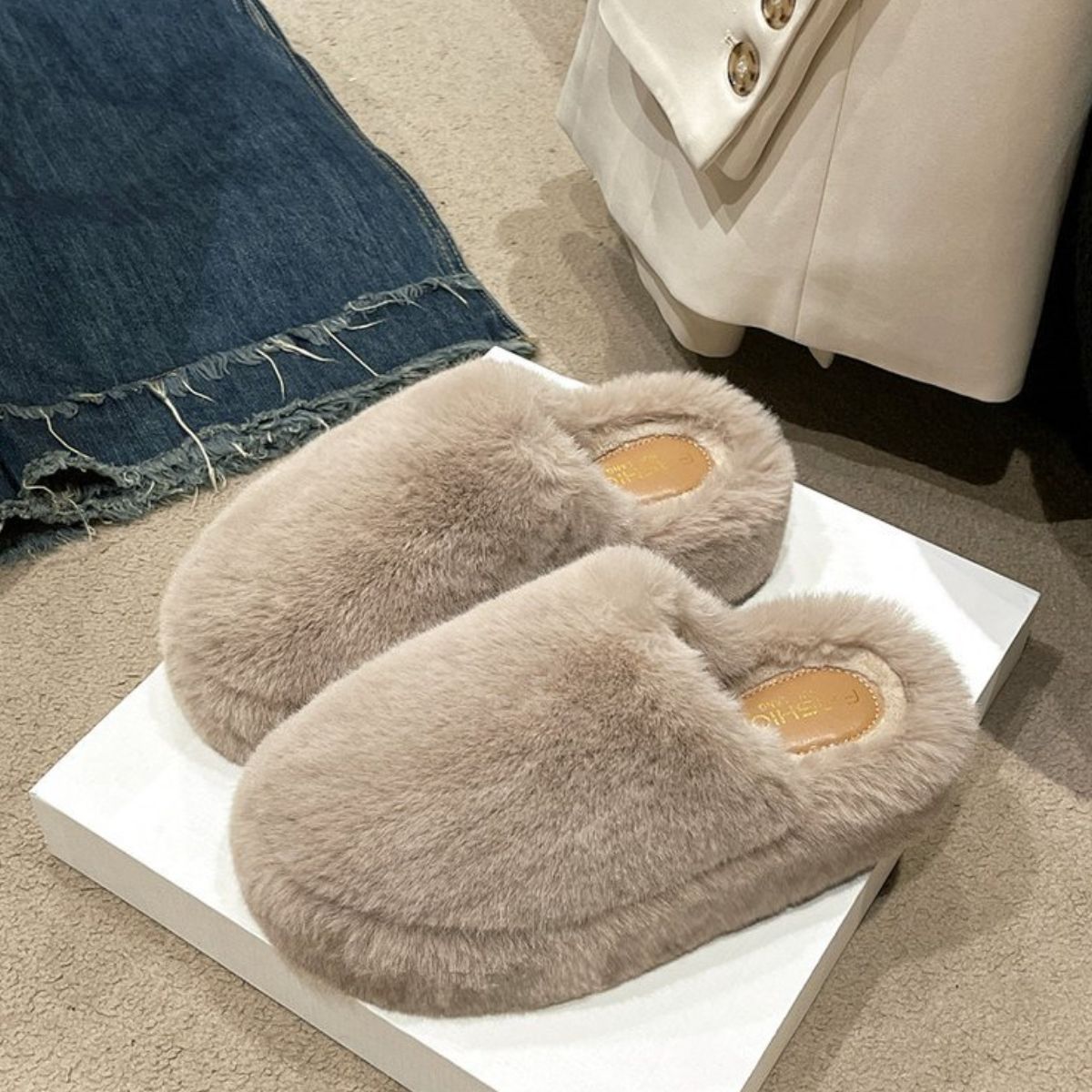 Fuzzy Round Toe Faux Fur Slippers